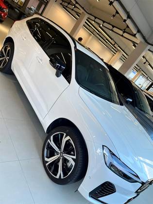 VOLVO XC60 2.0 T8 RECHARGE ULTIMATE DARK AWD GEARTRONIC